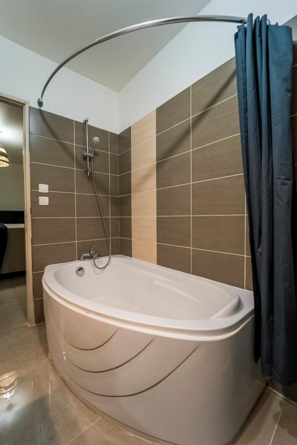 Appartement Des Carmes Nîmes Exterior photo